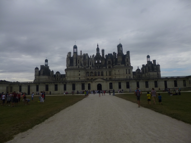 Ruta por los Castillos del Loira - Blogs de Francia - Sully-sur-Loire - Orléans - Chambord - Blois (3)