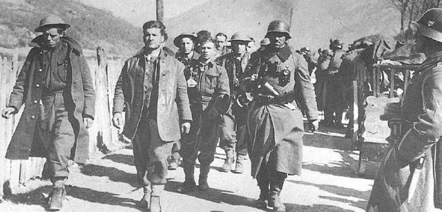 Soldados británicos capturados durante los combates en los alrededores de Trondheim