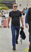 daniel_craig_lax_arrival_after_australian_rugby.jpg