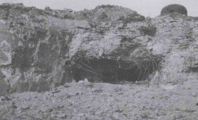 Al igual que en Fort Haut-Poirier, la 262 Div. de Infantería alemana bombardea Fort Welschhof con obuses de 150 mm