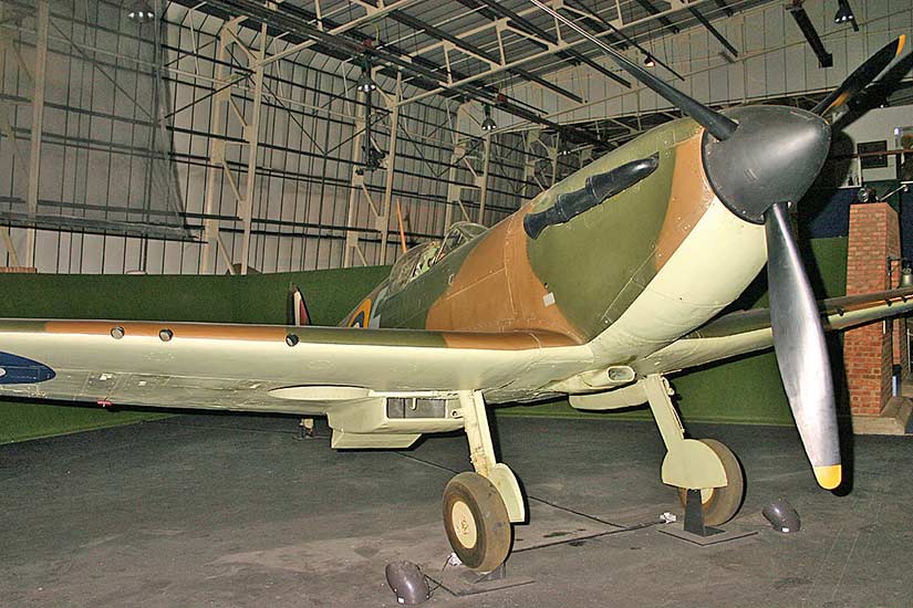 Supermarine Spitfire Mk.I. Nº de Serie X4590, conservado en el Royal Air Force Museum en Cosforg, Inglaterra