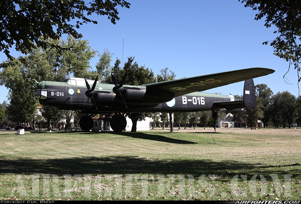 Avro 694 Lincoln II se exhibe en la Base Aérea Militar Villa Reynolds, San Luis Provence, Argentina