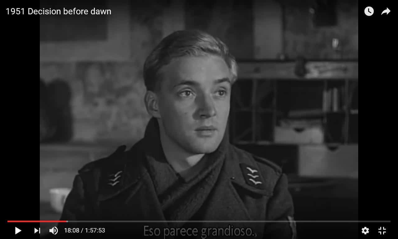 Oskar Werner, austríaco, sirvió en el frente del este, en 1944, durante un permiso en Viena desertó y se escondió junto a su esposa en los bosques de la ciudad Oskar Werner, austríaco, sirvió en el frente del este, en 1944, durante un permiso en Viena desertó y se escondió junto a su esposa en los bosques de la ciudad