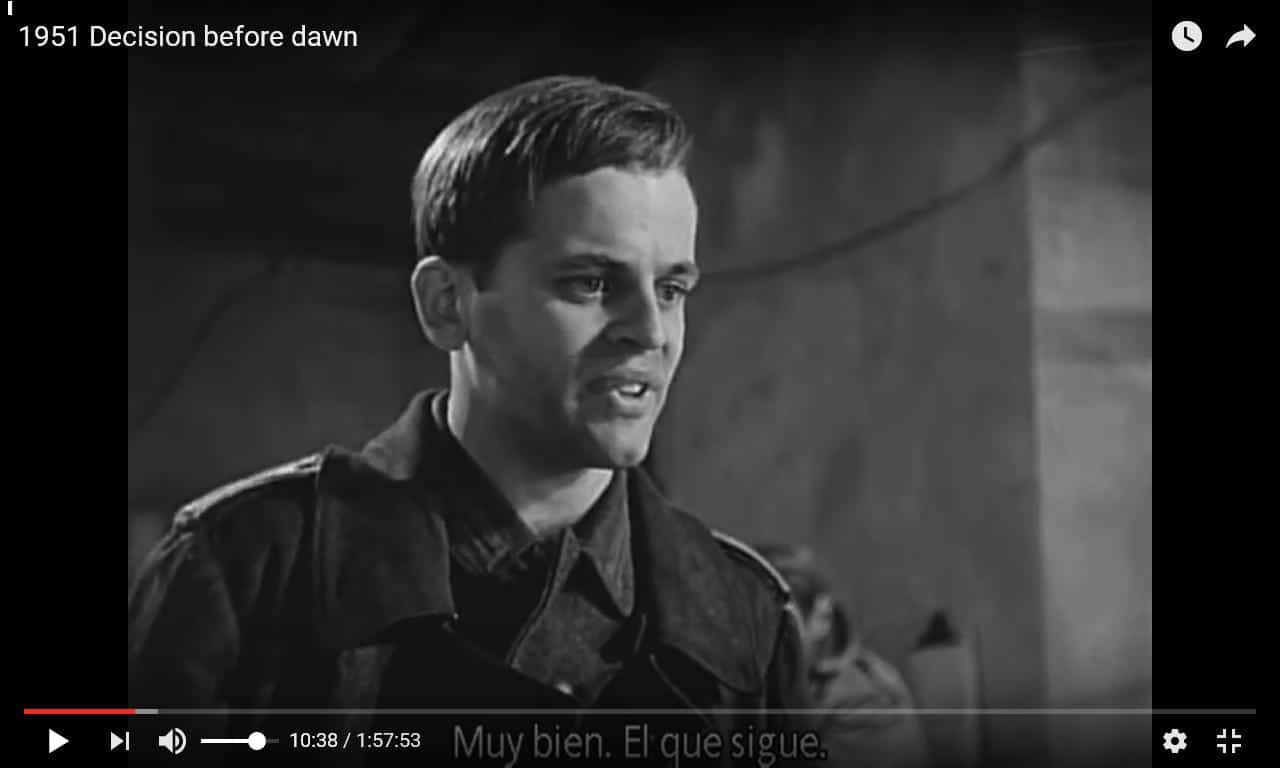 Klaus Kinski sirvió en los Fallschirmjäger a finales de la guerra, desertó o se extravió en Holanda y fue capturado por los canadienses a finales de 1944 Klaus Kinski sirvió en los Fallschirmjäger a finales de la guerra, desertó o se extravió en Holanda y fue capturado por los canadienses a finales de 1944