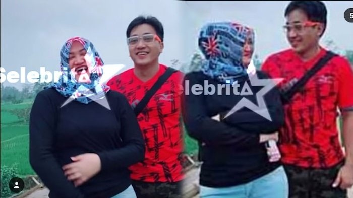 Foto Lina dengan Pria Berkaca Mata