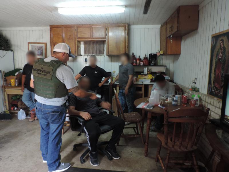 Texas Border Patrol disrupts a stash house with 12 illegal aliens inside