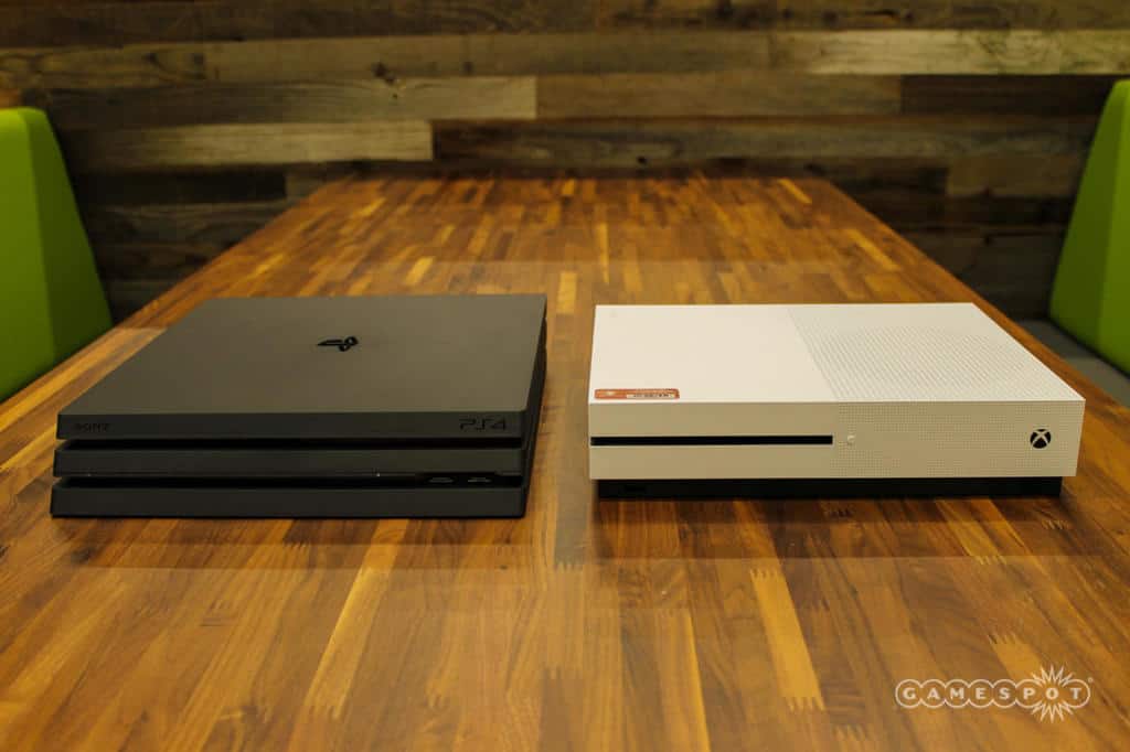 PS4 Pro vs Xbox One S frontale