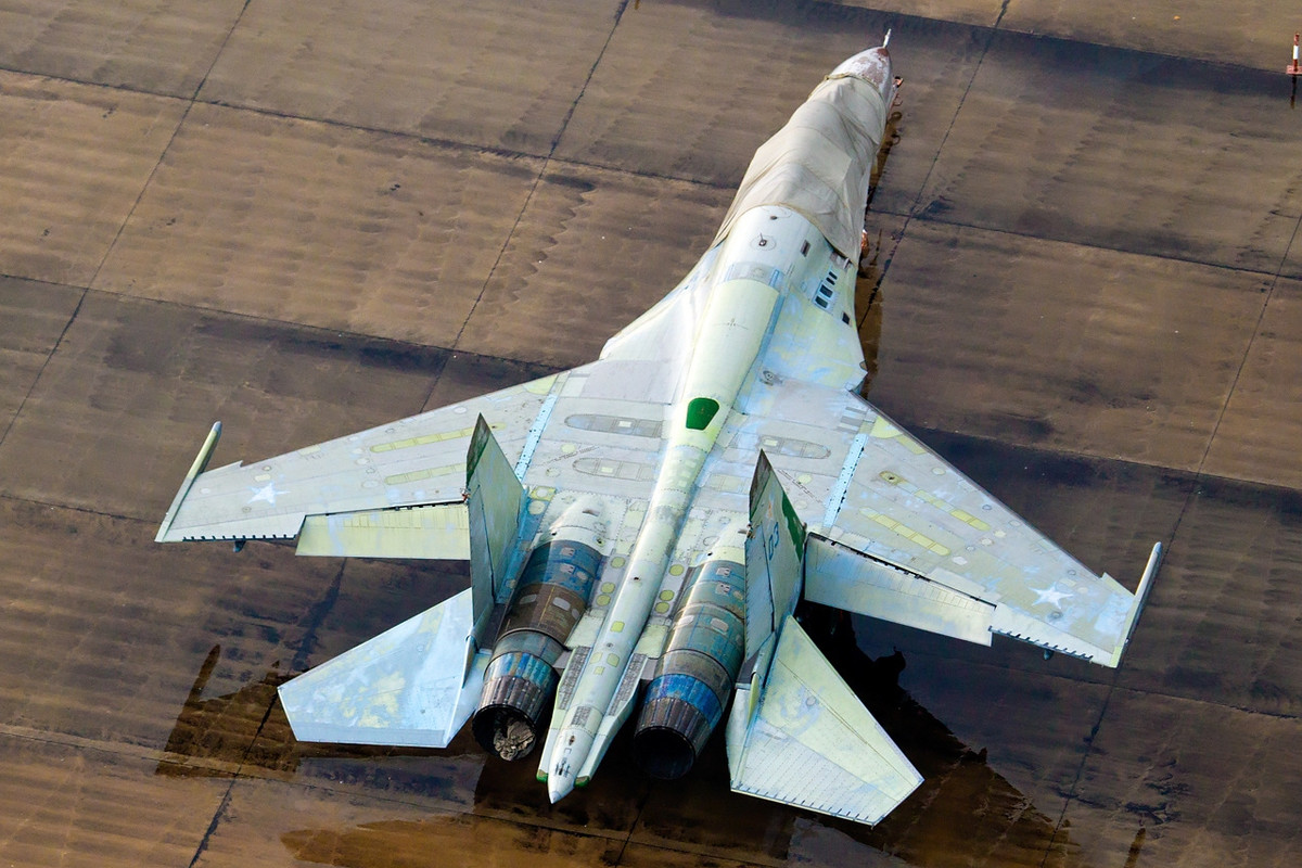 Sukhoi_Su-27_Russia_-_Air_Force_AN209873