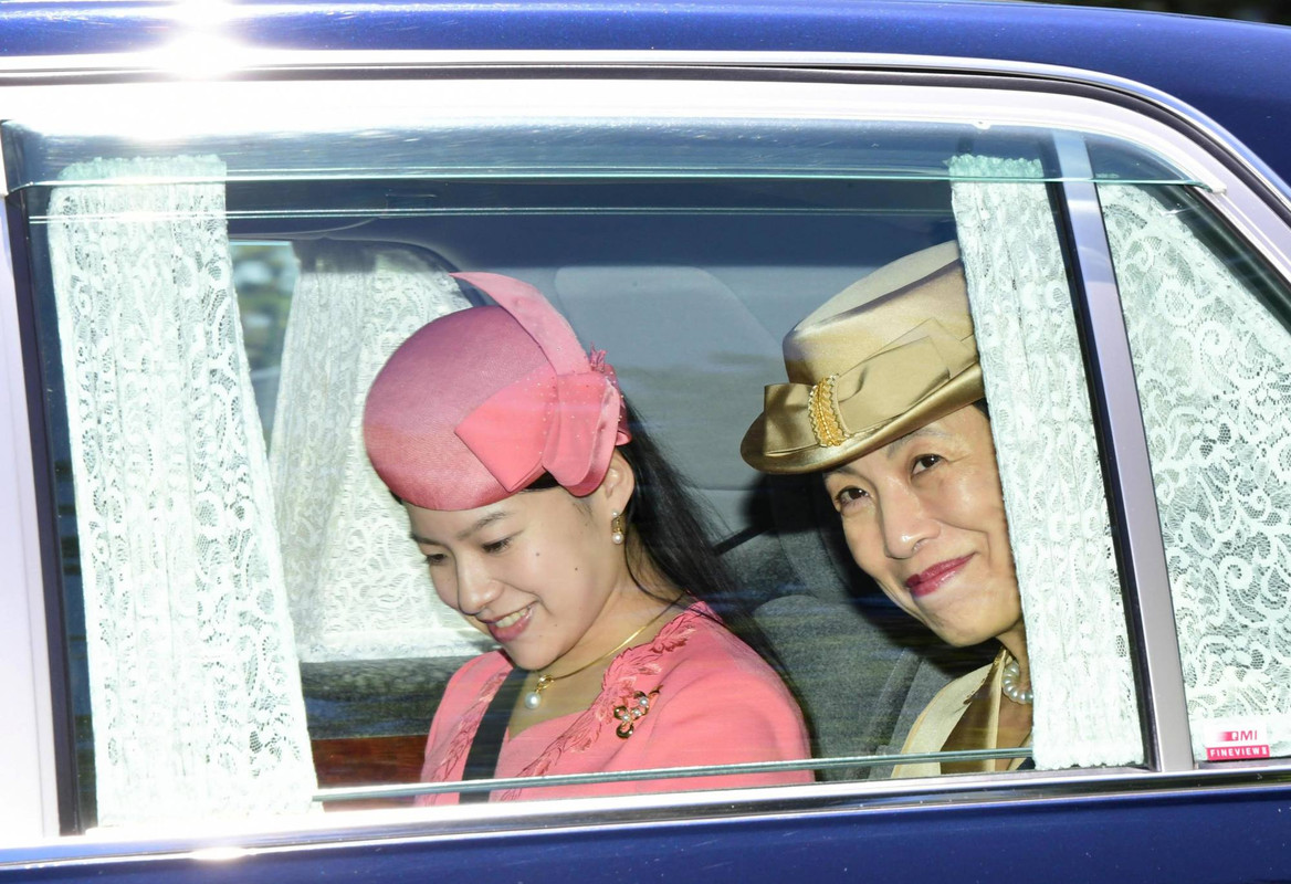 Putri Ayako dan ibunya, Putri Hisako ( POOL VIA KYODO)