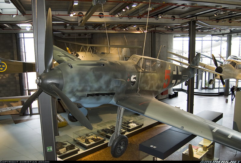 Messerschmitt Bf 109 E-3 Nº de Serie 1407 Red 5 conservado en el Deutsches Technikmuseum en Berlínn, Alemania
