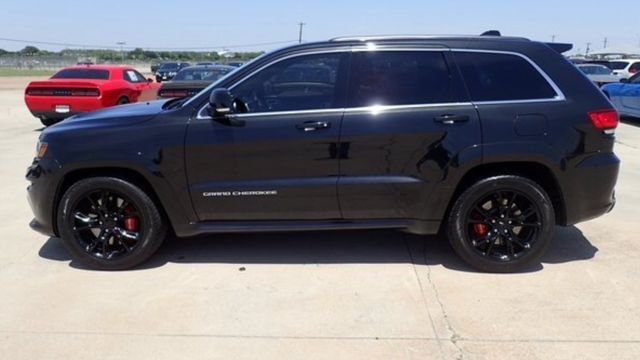 Black Srt Or Hellcat Wheels On Black Summit Jeep Garage Jeep Forum