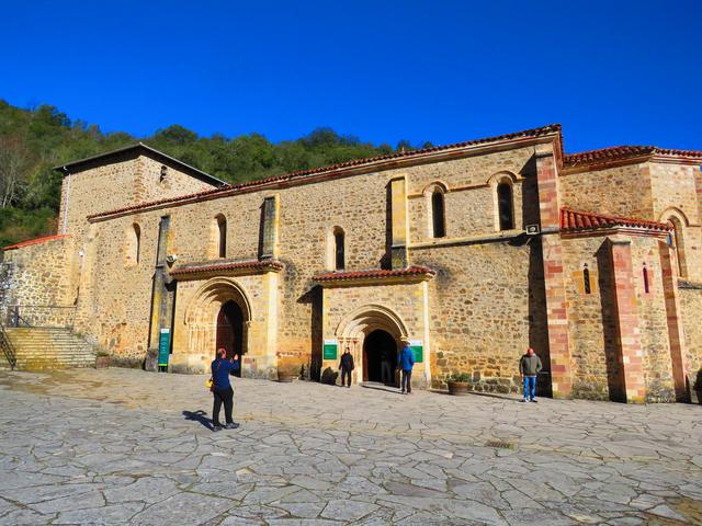 VALLE DE LIÉBANA Y PICOS DE EUROPA EN 4 DÍAS - Blogs de España - 30/03: Monasterio de Santo Toribio, Fuente Dé, Potes (6)