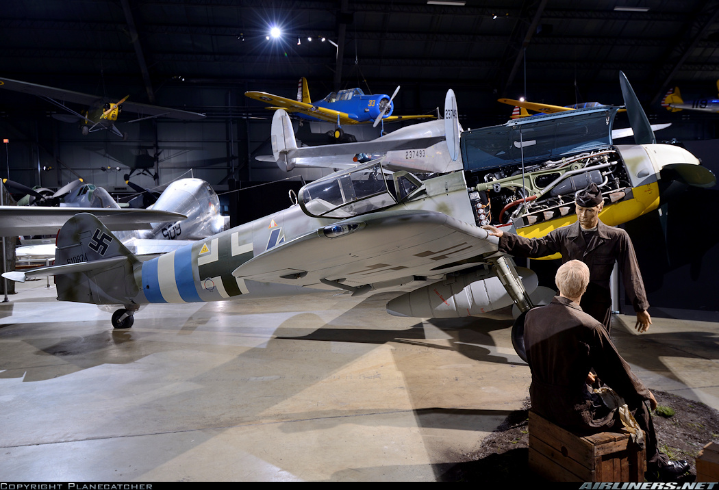 Messerschmitt Bf 109 G-6 Nº de Serie 610824 N109MS Blue 4 conservado en el National Museum of the United States Air Force en Wright-Patterson AFB, Ohio