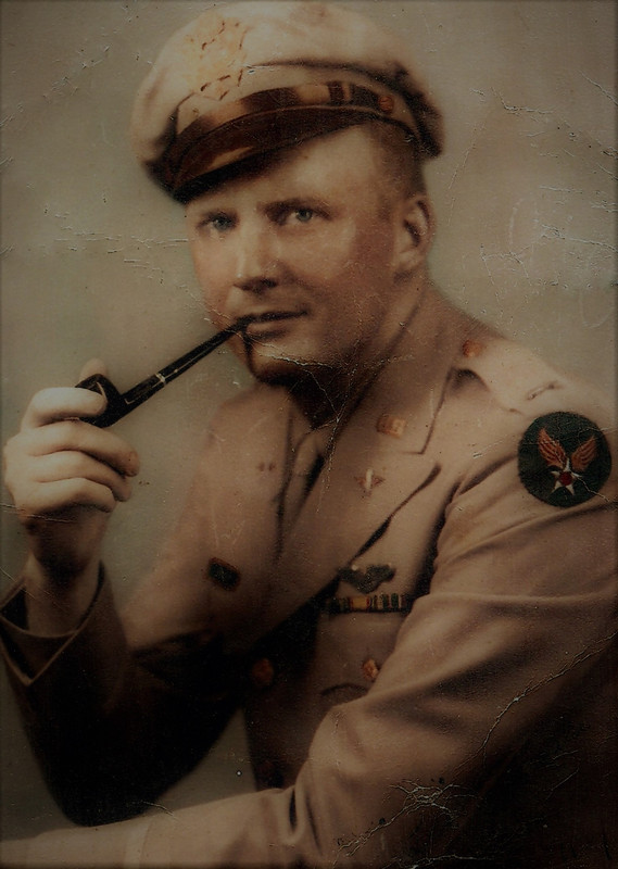 [Слика: 1942_1st_Lt_Raymond_L_Hansen.jpg]