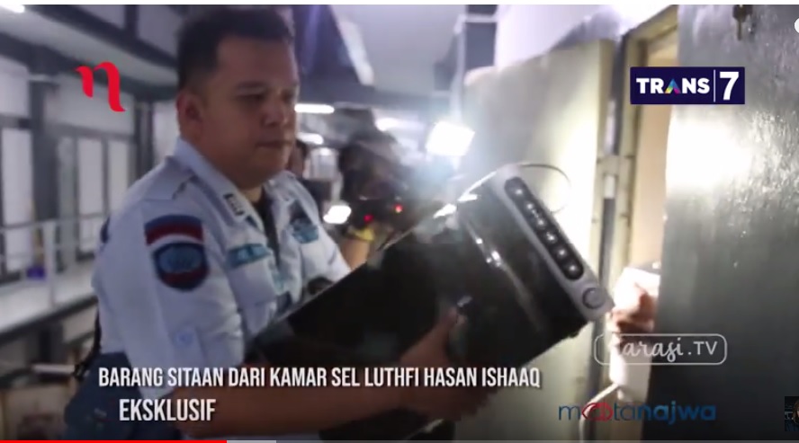 Oven dari sel Luthfi Hasan