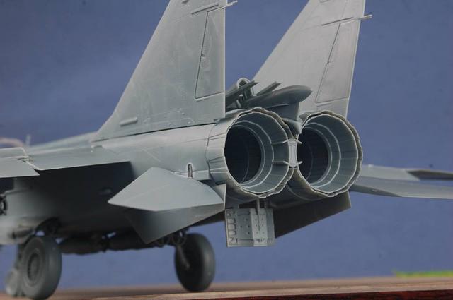 1/48 - MiG-25RB/RBT 